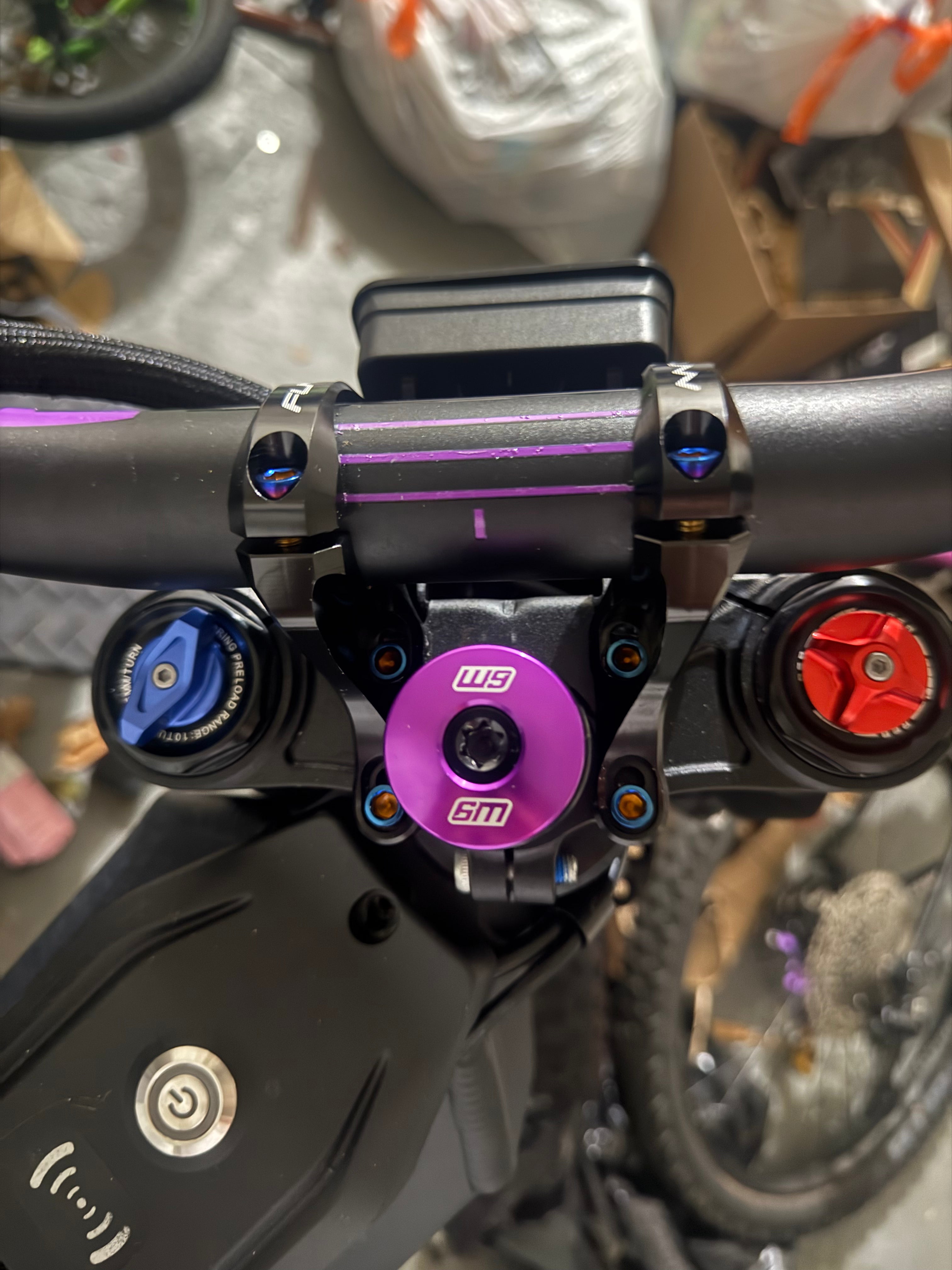 Titanium direct mount bolt kit